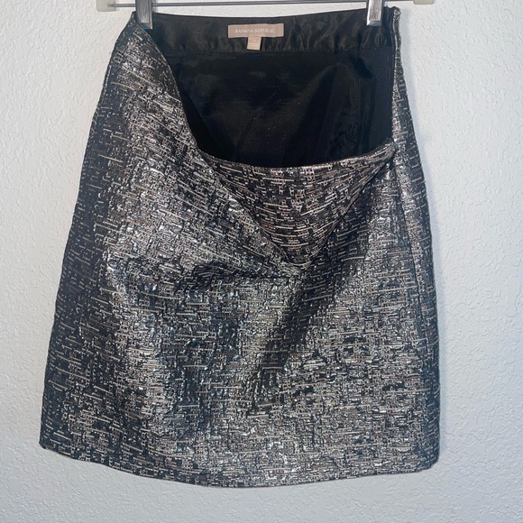 Banana Republic Metallic mini skirt size 0 - Picture 3 of 7